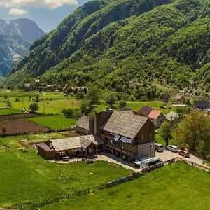 Bujtina Polia Фермерский дом Тети